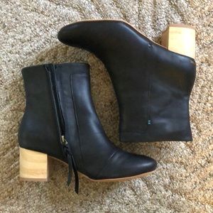 TOMS Evie Black Booties 8.5